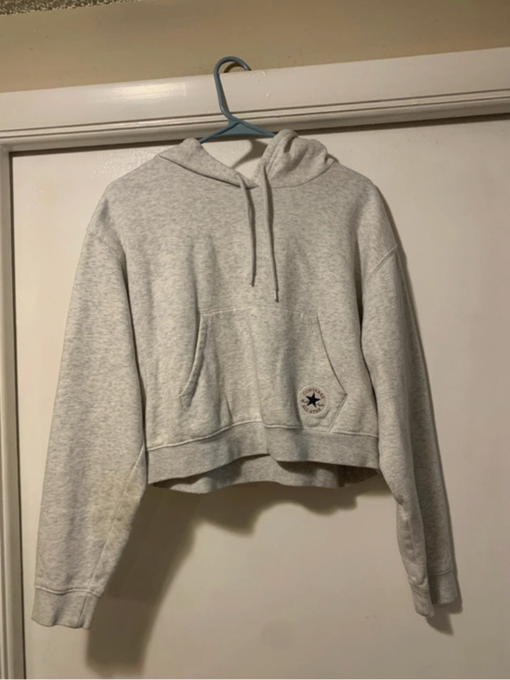 Cropped Converse hoodie